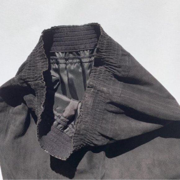 [SOLD] Vintage Black Genuine Suede Elasticated Waist Skirt Size Medium to Large - Picture 5 of 16